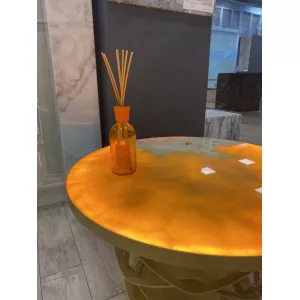 Журнальный столик из оникса