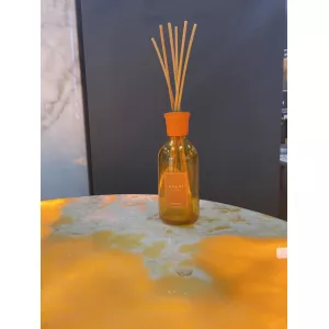 Журнальный столик из оникса
