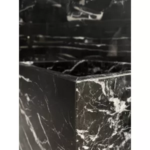Кашпо из мрамора Nero Marquina